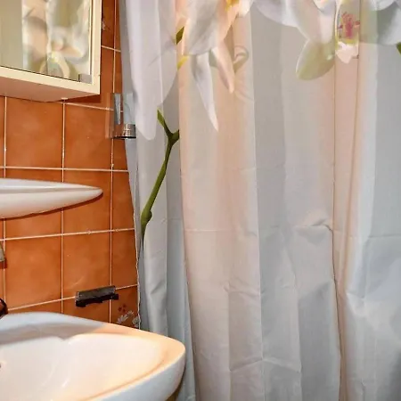 Cosy 2 Pieces Cabine, Proche Centre Et Pistes, 4 Couchages, - Fr-1-241-78 Apartment *